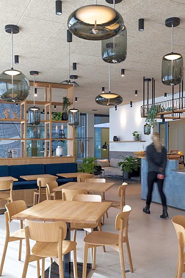 dasbreitehotel am Rhein
