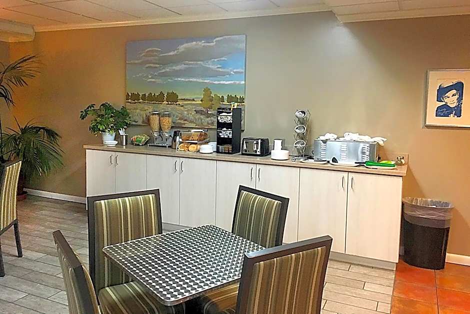 Hilltop Inn by Riversage