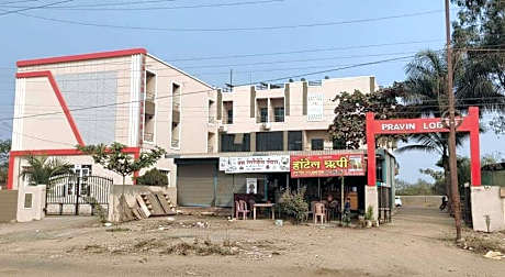 SPOT ON 73780 Hotel Pravin