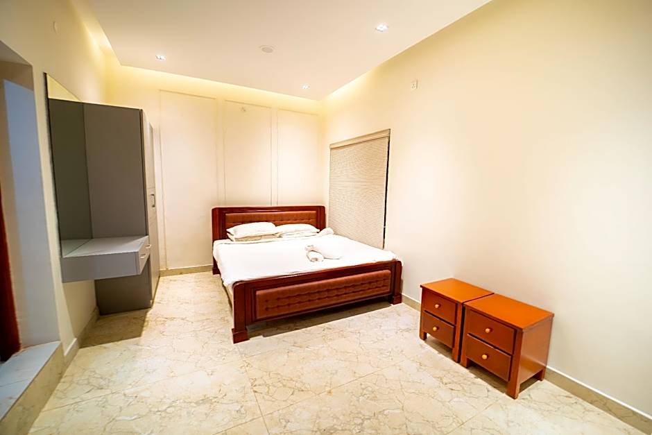 Queen's Hotel Mount garden Kodaikanal