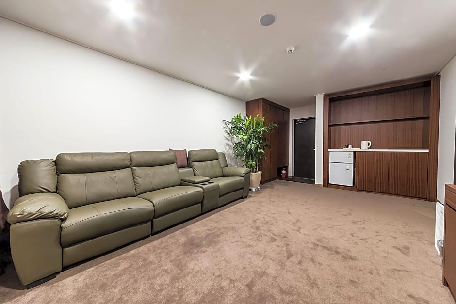 Sea & Moon Tourist Hotel