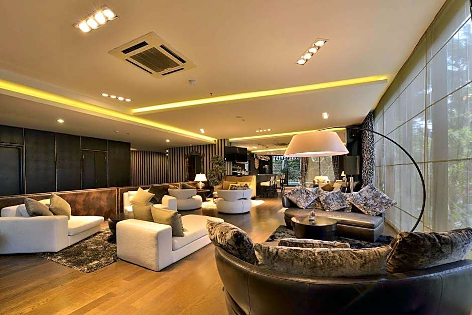 Amaroossa Cosmo Jakarta