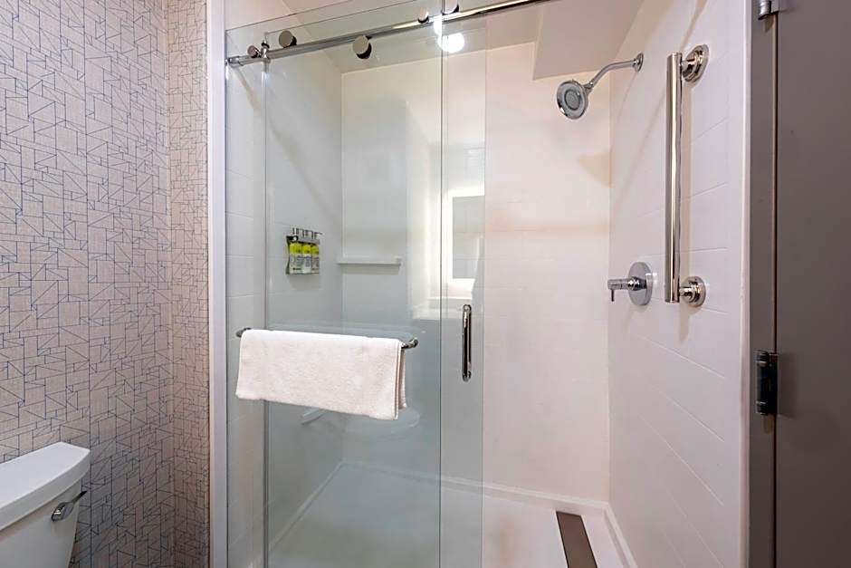 Holiday Inn Express Hotel & Suites Petersburg/Dinwiddie By IHG