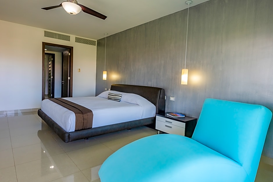 Mareazul Family Beach Condohotel