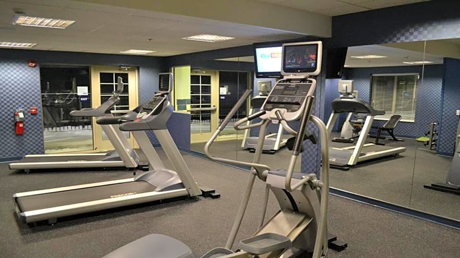 Holiday Inn Express and Suites Dickson City By IHG
