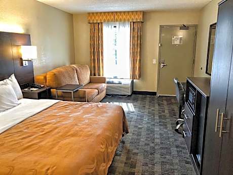 Standard Room, 1 Queen Bed, Accessible Tub, Non Smoking