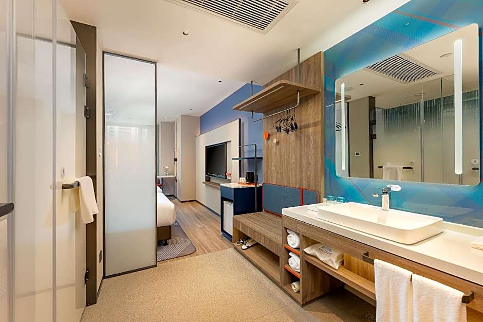 Holiday Inn Express Taizhou City Center By IHG