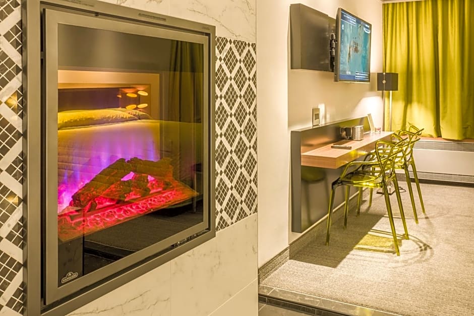 Le Chabrol Hotel & Suites