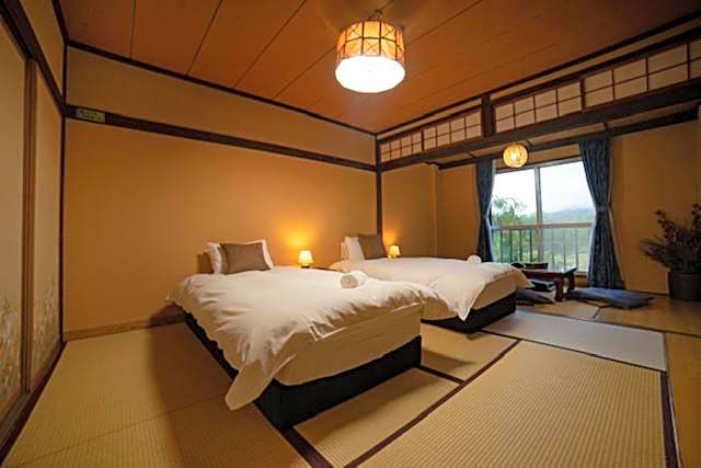 HA-MON Slope Side Hotel and Private Chalet