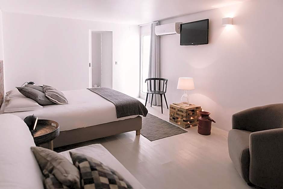 Santa Bica Eat Drink & Sleep