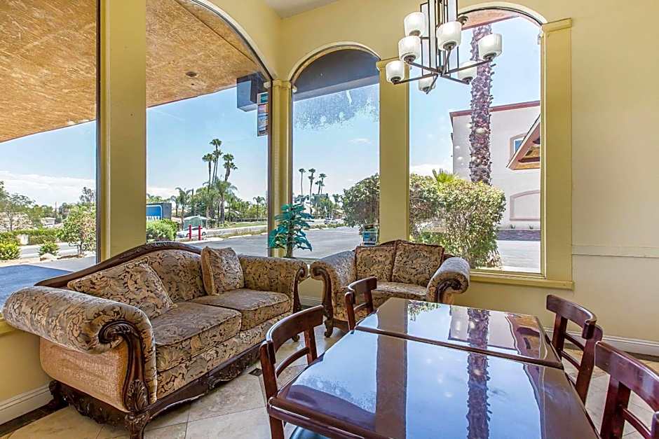 Rodeway Inn & Suites Canyon Lake-Menifee West