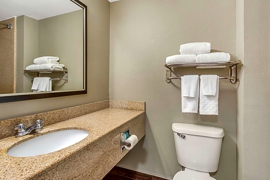 Best Western Airport Inn & Suites