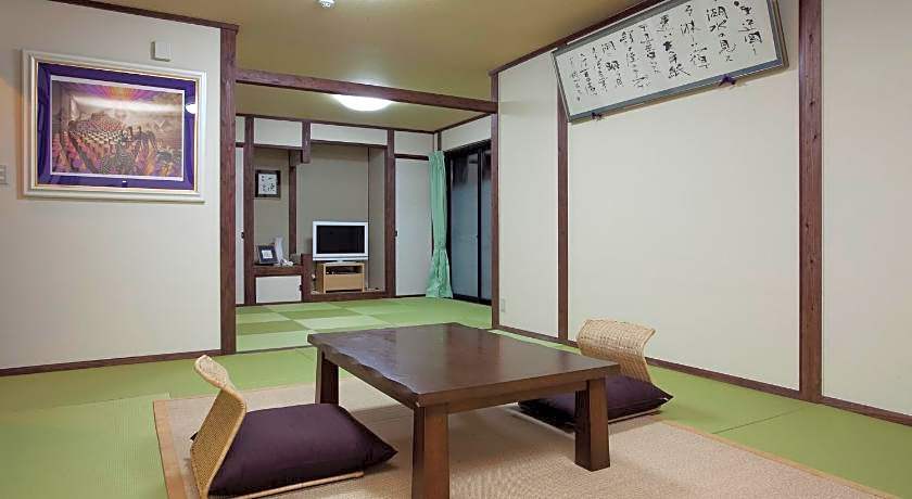 Yufuin Sanso Waremokou Hotel