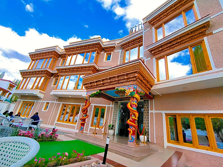 Sangaylay Palace
