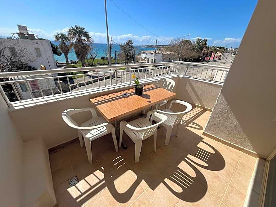 HOLIDAY APART 50 meters to BEACH, Sea view apartments