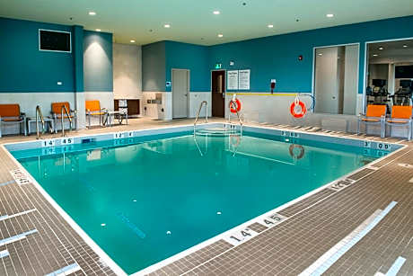 Holiday Inn Express & Suites Victoria-Colwood By IHG