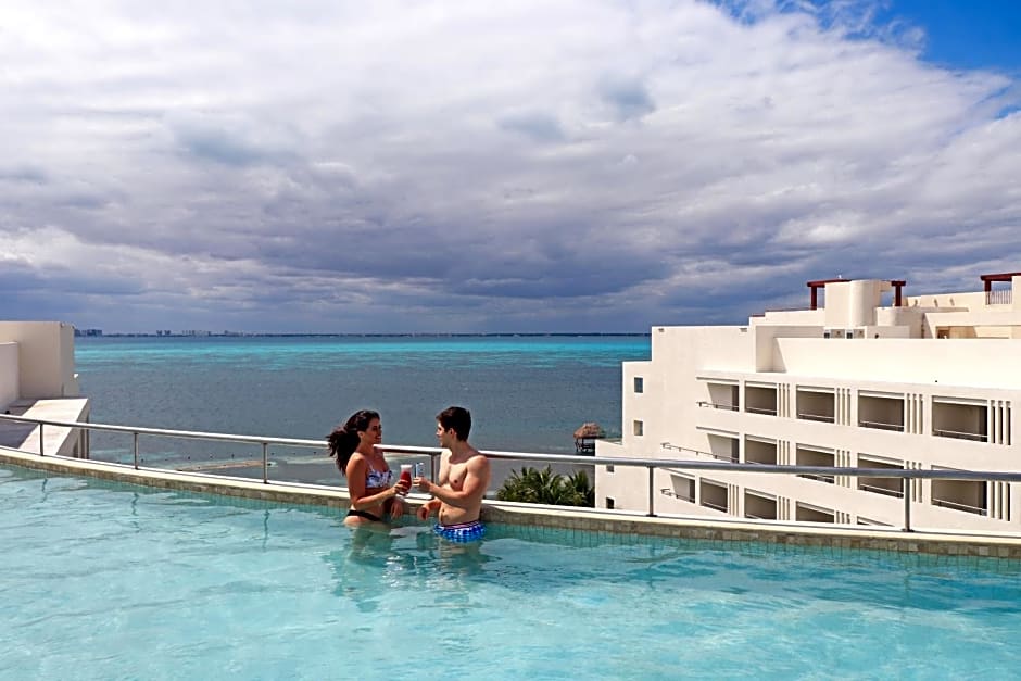 Izla Beach Front Hotel