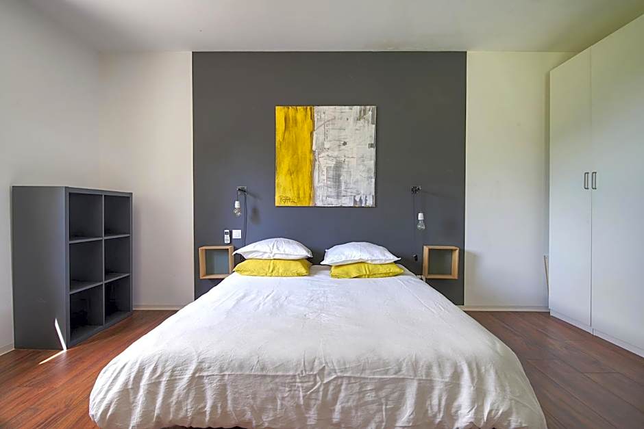 Arty Provence, vue, calme et piscine chauffée dans les Alpilles proche St-Rémy-de-Provence