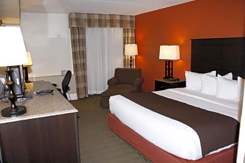 AmericInn by Wyndham International Falls