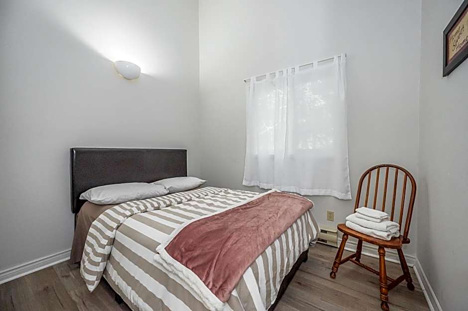 Evergreen Escape - Tobermory Chalet & Sauna