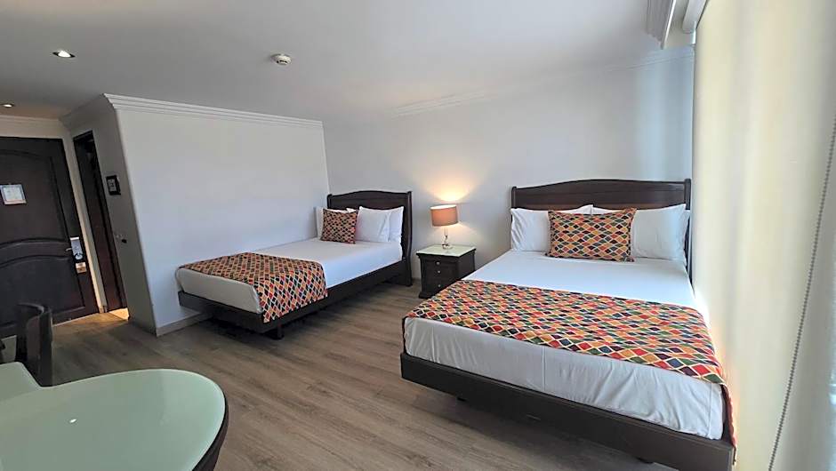 Hotel Embassy Park