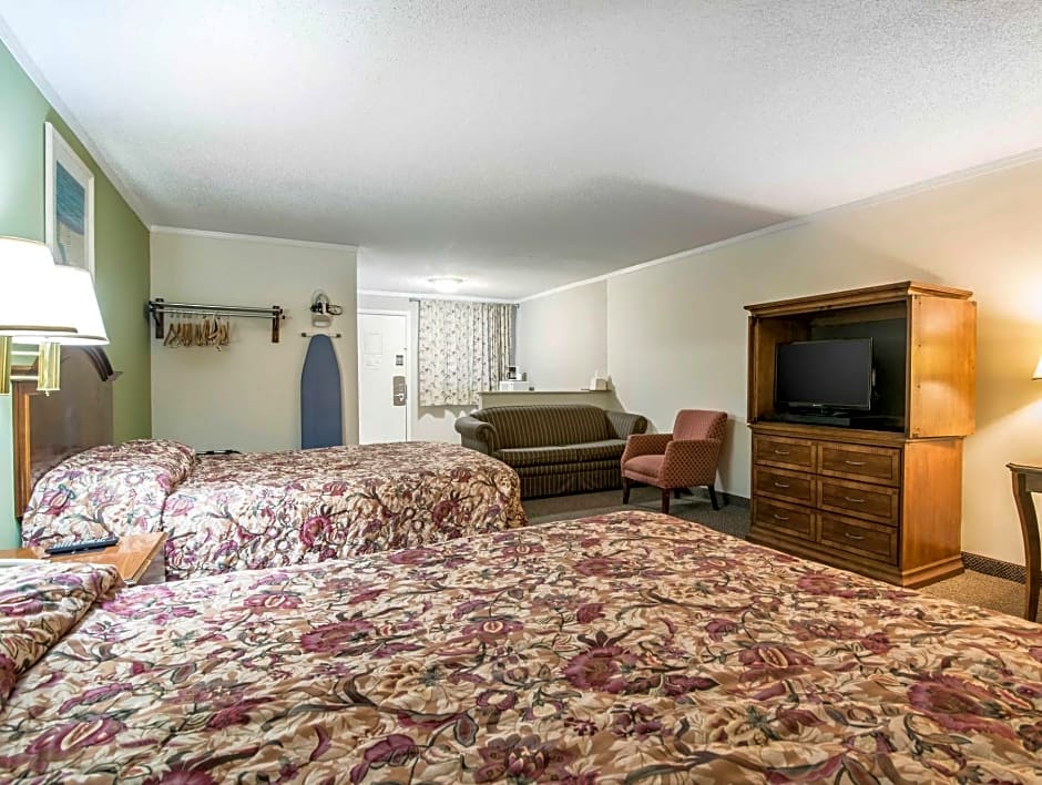 Rodeway Inn & Suites