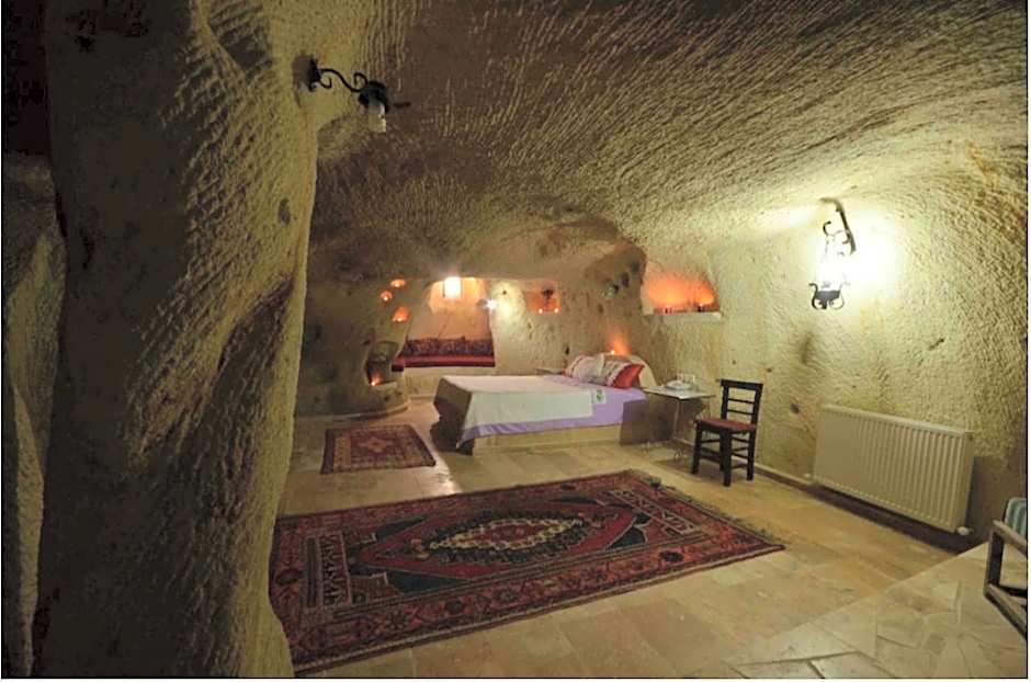 Jerveni Cave Hotel