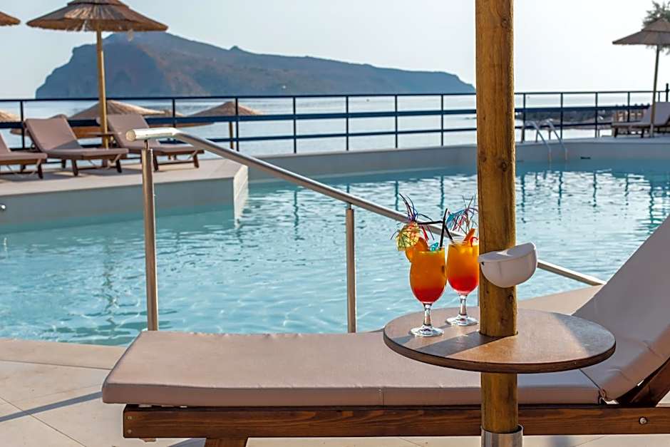 Hotel Haris on the beach