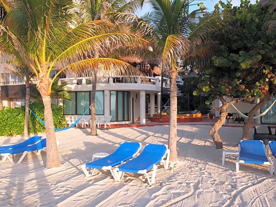 Playa Palms Beach Hotel