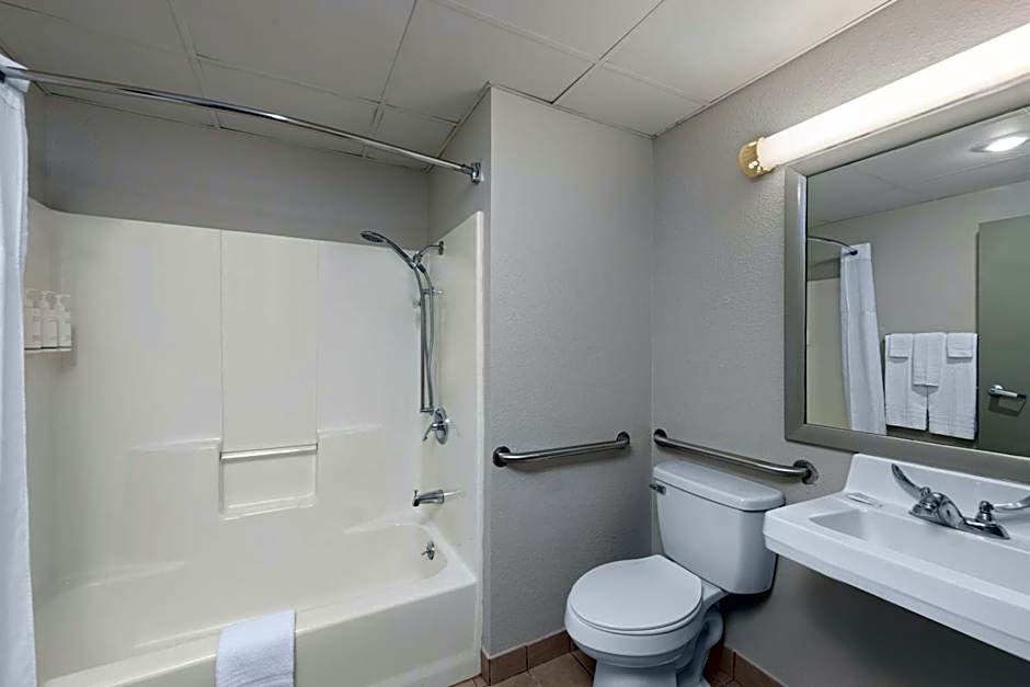 Days Inn by Wyndham Carthage