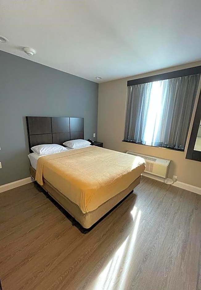 Royal Hotel Bronx