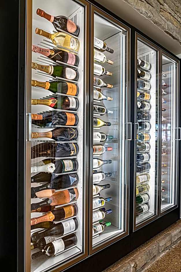 Adams Beach Hotel & Spa