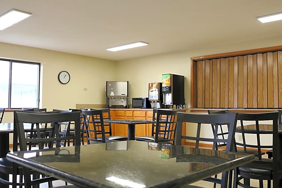 Super 8 by Wyndham La Crosse