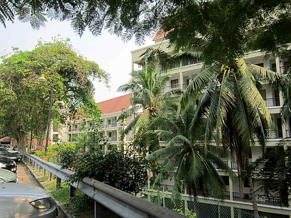 Paradise Lagoon Apartment