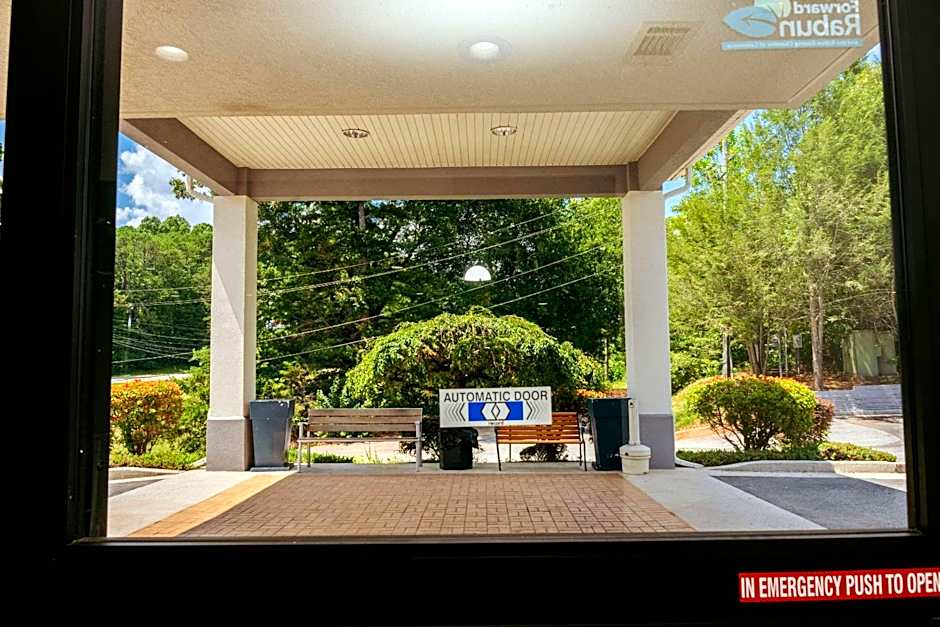 Clarion Pointe - Dillard near Blue Ridge Mountains