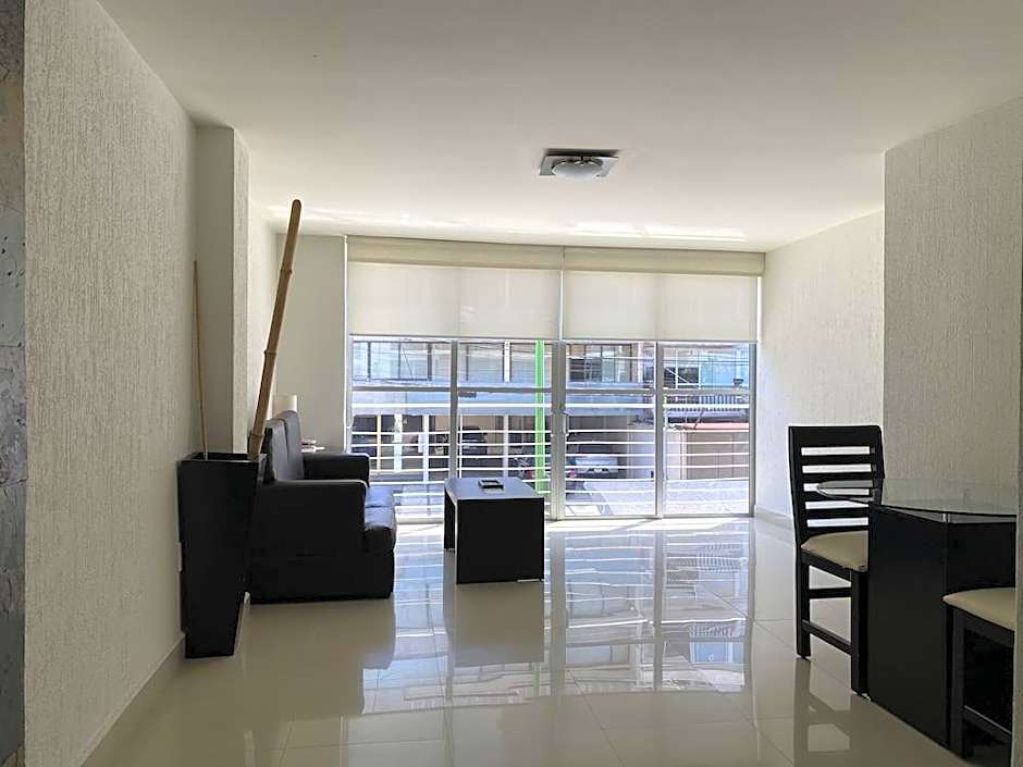 Grupo Kings Suites Chimborazo 567