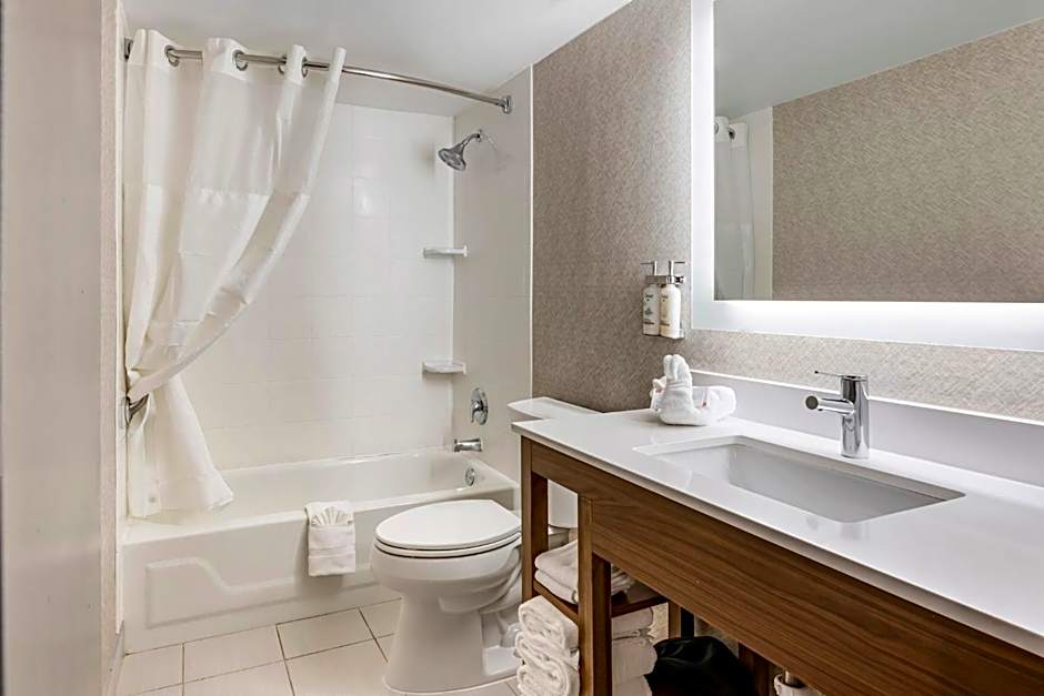 Holiday Inn Express Chicago-Downers Grove By IHG