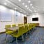 Holiday Inn Express & Suites - Lenexa - Overland Park Area By IHG