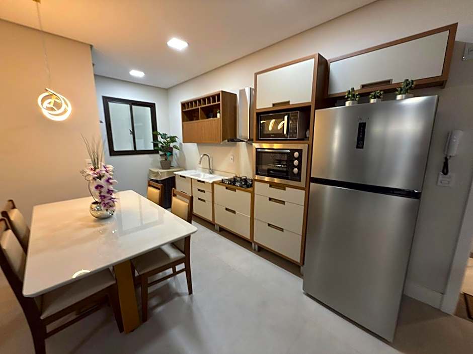 Cód 87 - Apartamento a 150 metros do mar!