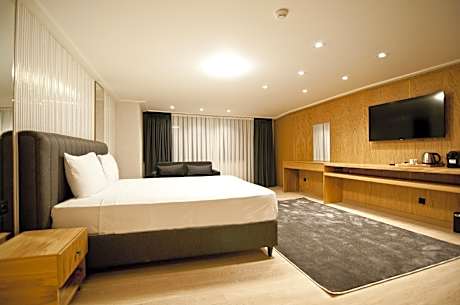 Balcony Junior Suite