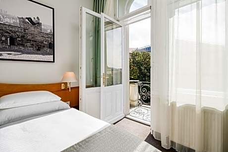 Superior room with balcony