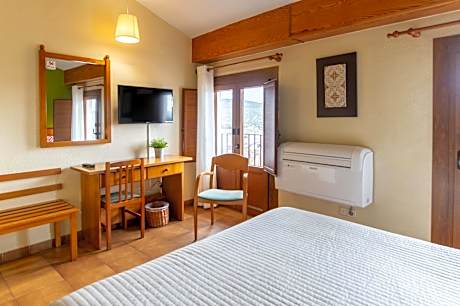 Superior Double or Twin Room with Mountain View