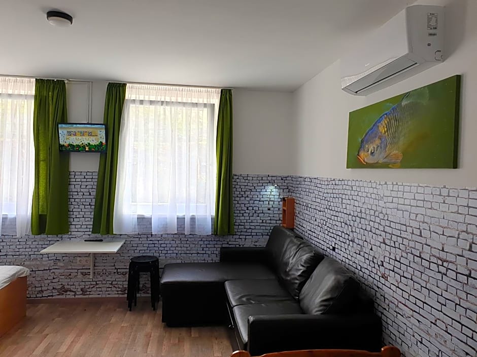 Kid Família Panzió Balatonszárszó