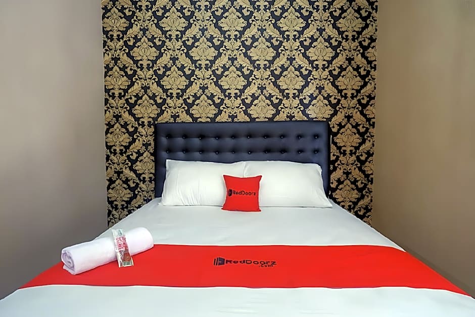 RedDoorz Syariah near Stasiun Gumilir Cilacap