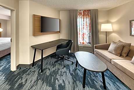 1 Bedroom Suite, 1 King, Sofa bed