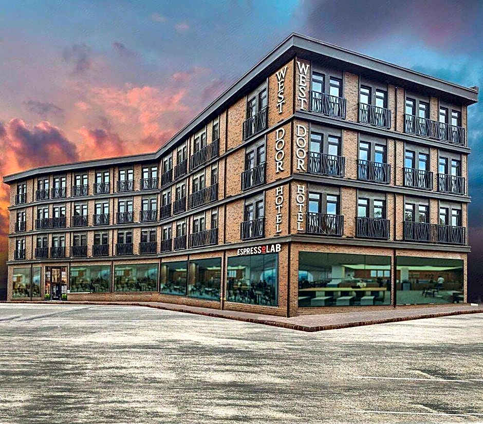 Westdoor Hotel