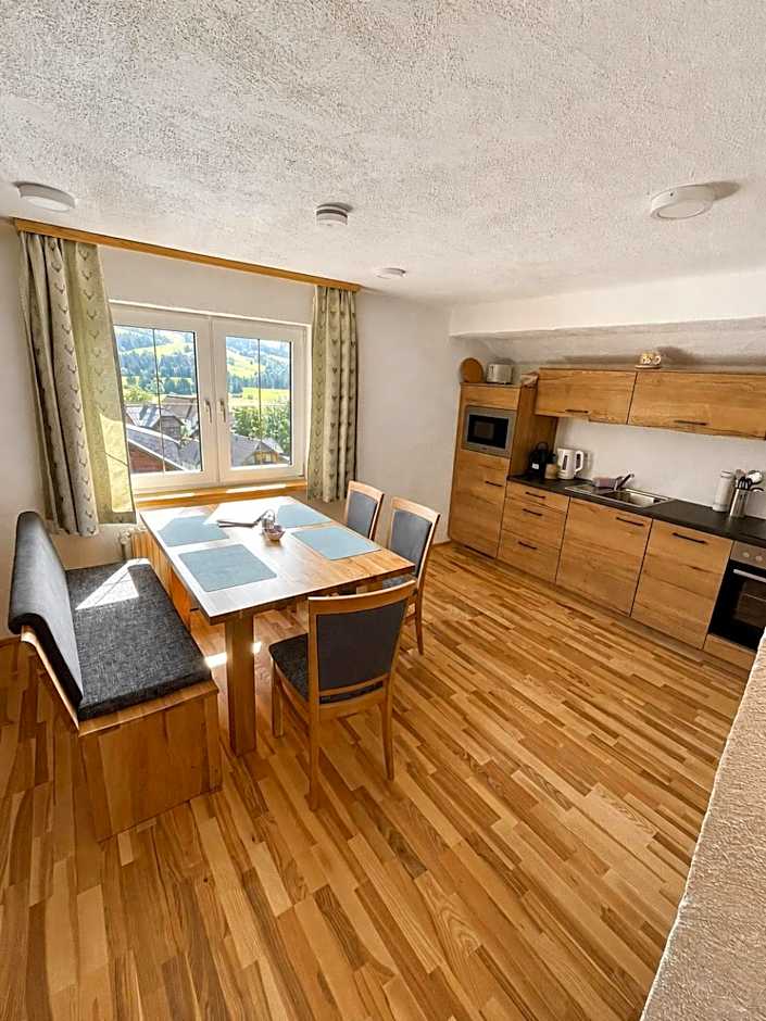 Appartements-Restaurant Schwaiger direkt beim Lift und wunderschönen Bergblick