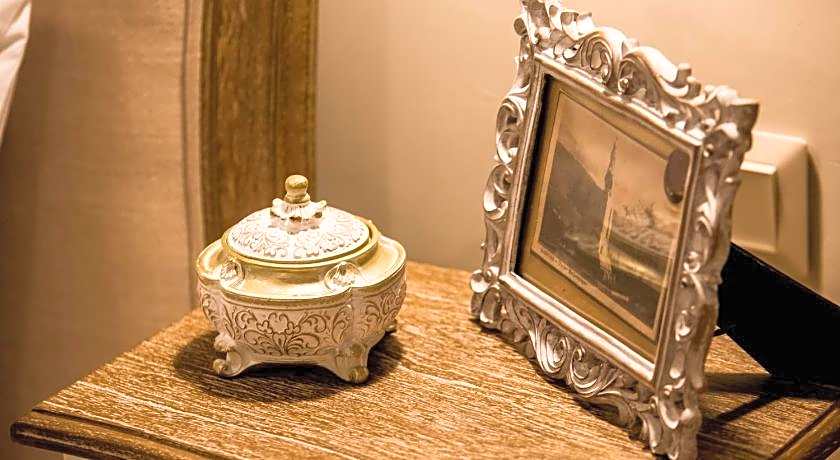 Kyria Boutique House