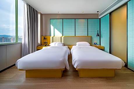 Dossen - Twin Room With City View