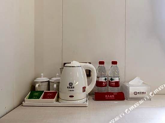 Discovery Hotel (Guangzhou Railway Station Sanyuanli Subway Station)